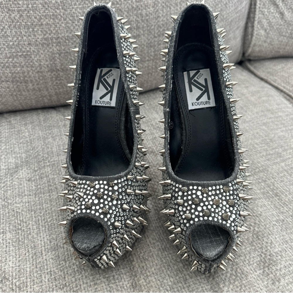 Kiss Kouture Galaxy Spiked Peep Toe Stiletto Platform shoes. Ladies sz 7.5